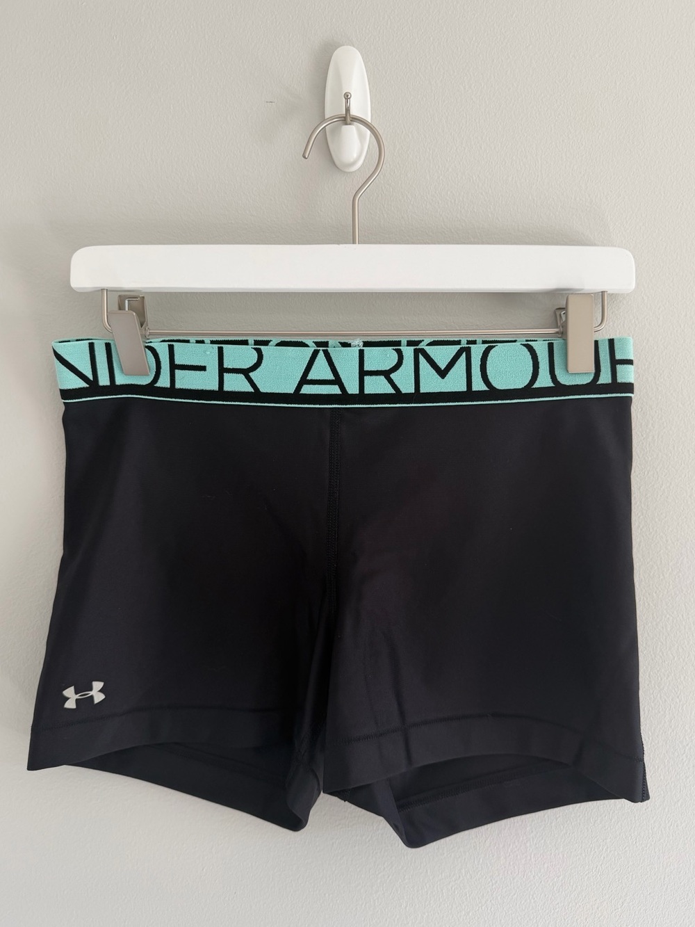 Under Armour Heat Gear Black Compression Shorts Size L